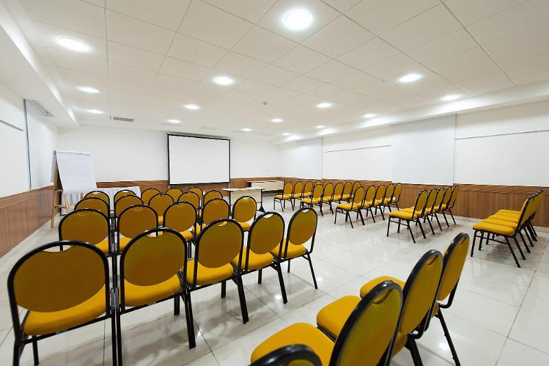 Hotel Atlantico Business Centro Рио де Жанейро Екстериор снимка The conference hall of the library