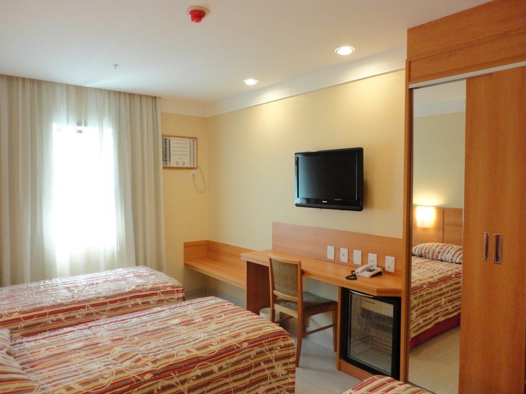 Hotel Atlantico Business Centro Рио де Жанейро Екстериор снимка A room at a hotel in Fortaleza, Brazil.